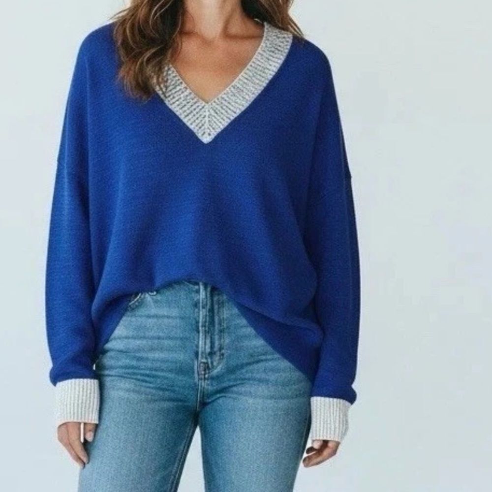 NWT Karl Lagerfeld Paris Royal Blue V-Neck Sweater L